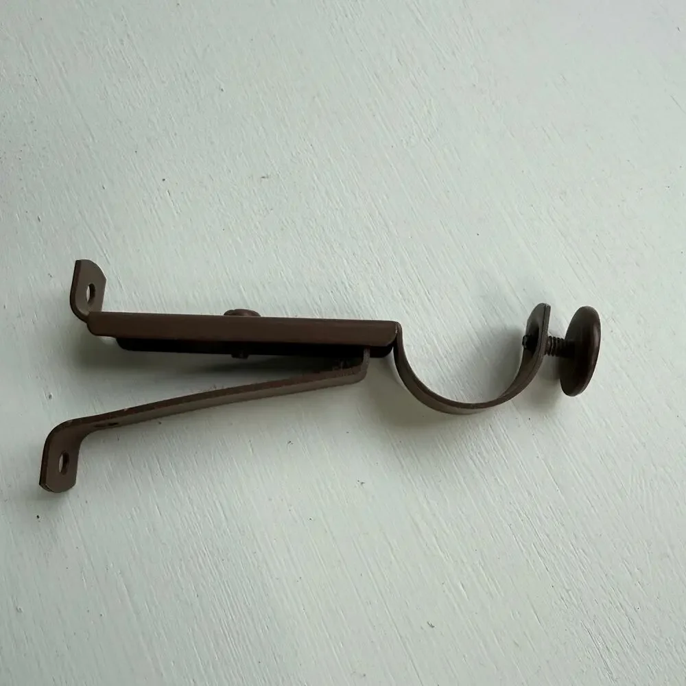 Vintage Style Faux Wood Curtain Set - Rings, Wall Brackets & Finials